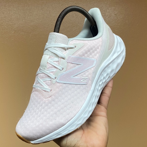 New Balance Fresh Foam Arishi V4 Women's Running Sneakers “White Pink Gum” SZ 8 - Picture 10 of 16